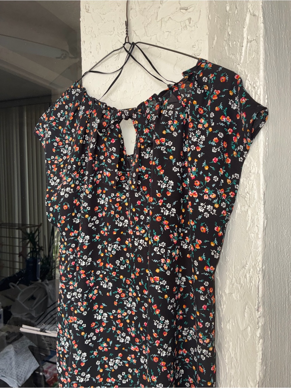 LC Lauren Conrad Black Short-Sleeve Floral Peasant Top - Picture 5 of 7